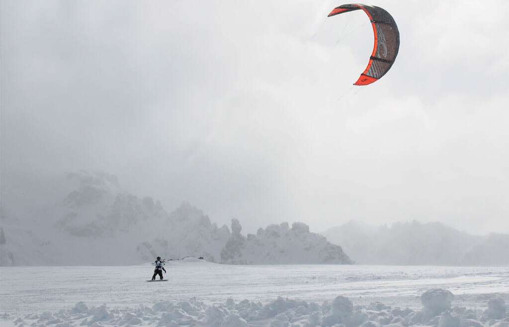 SNOWKITING